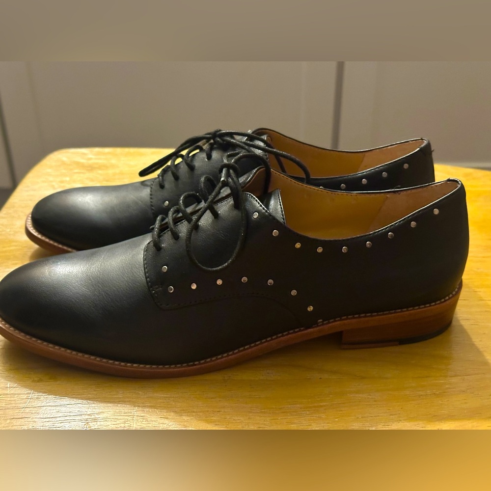 Banana Republic Black Leather Studded Oxford Shoes Women’s Size 8